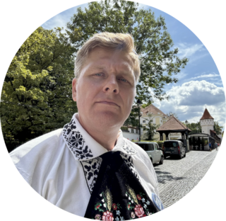 Rechtsanwalt spricht Deutsch, Rumțnisch und Englisch
